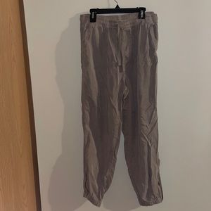 Aerie Khaki colored joggers Size Md